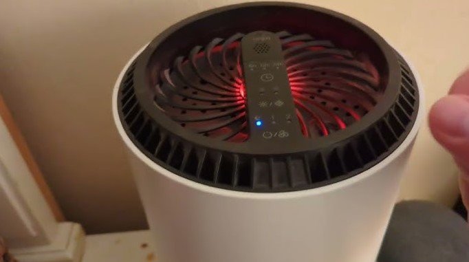why is my air purifier suddenly red