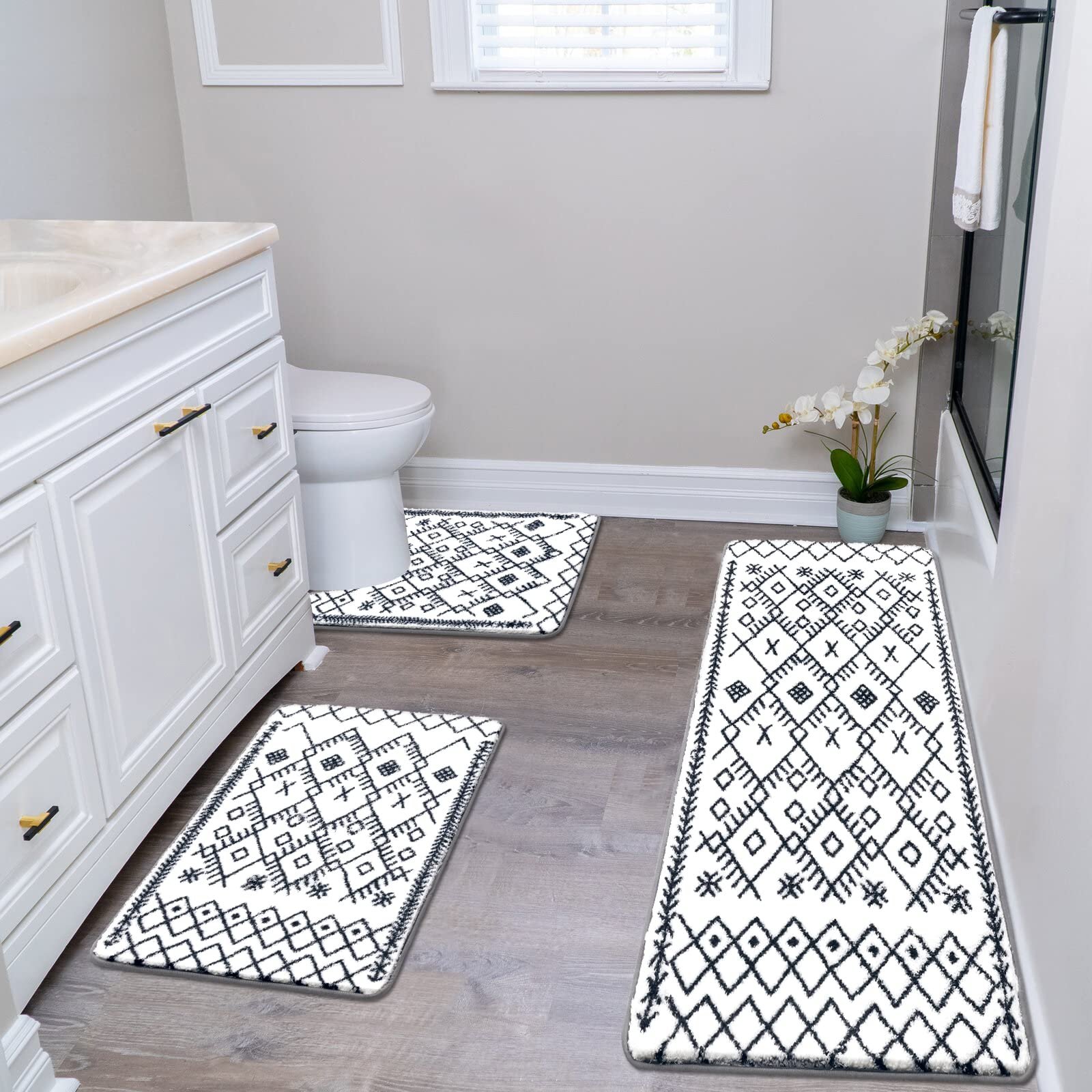 What Are Some Matching Bathroom Rug Sets